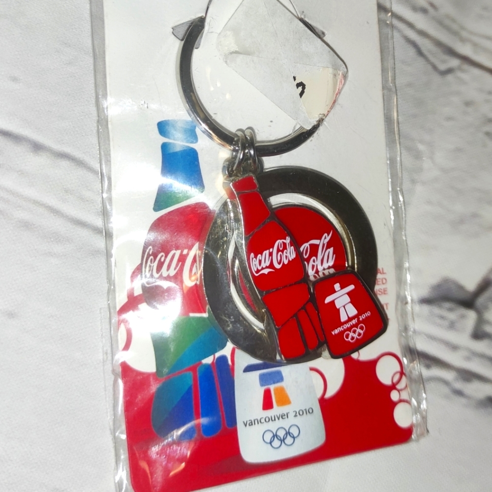 Brand new 2010 Olympics coca cola Keychain